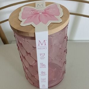 Viral Bow Food Storage Container with Textured Design